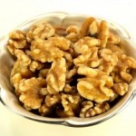 Eating Nuts Cuts Risk of Cancer Or Heart Disease